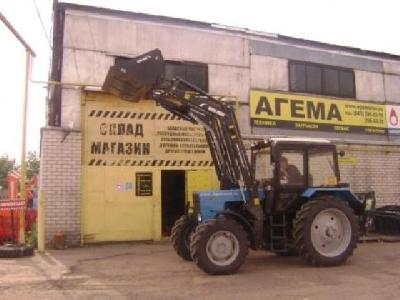 Трактор Беларус 82.1-23/12-23/32 с погрузочным оборудованием Метал Фах!